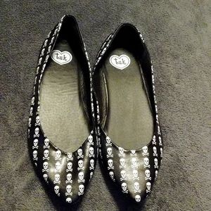 T.U.K.Skull & Crossbones Flats NEW